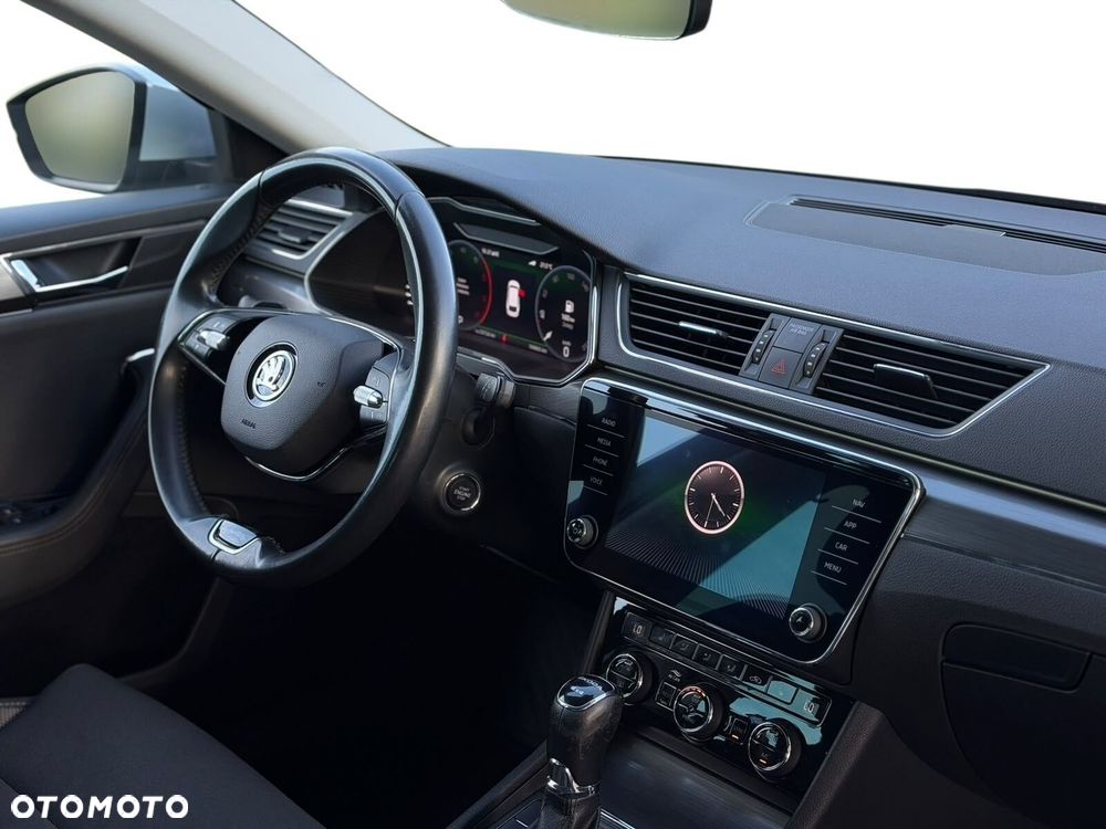 Skoda Superb 2.0 TDI SCR 4x4 Scout DSG - 15