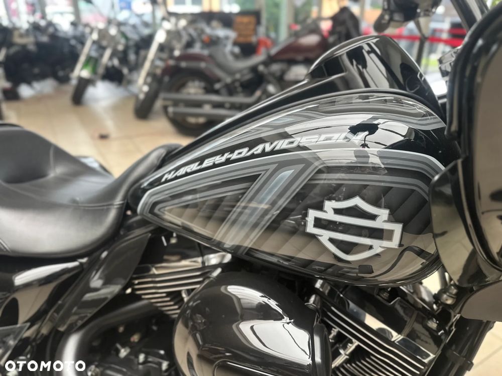 Harley-Davidson Touring Road Glide - 20