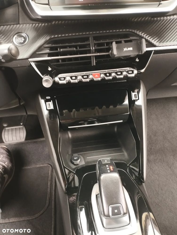 Peugeot 2008 - 8
