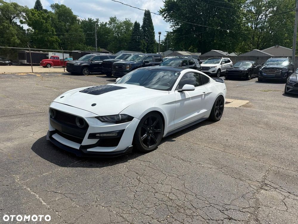 Ford Mustang - 2