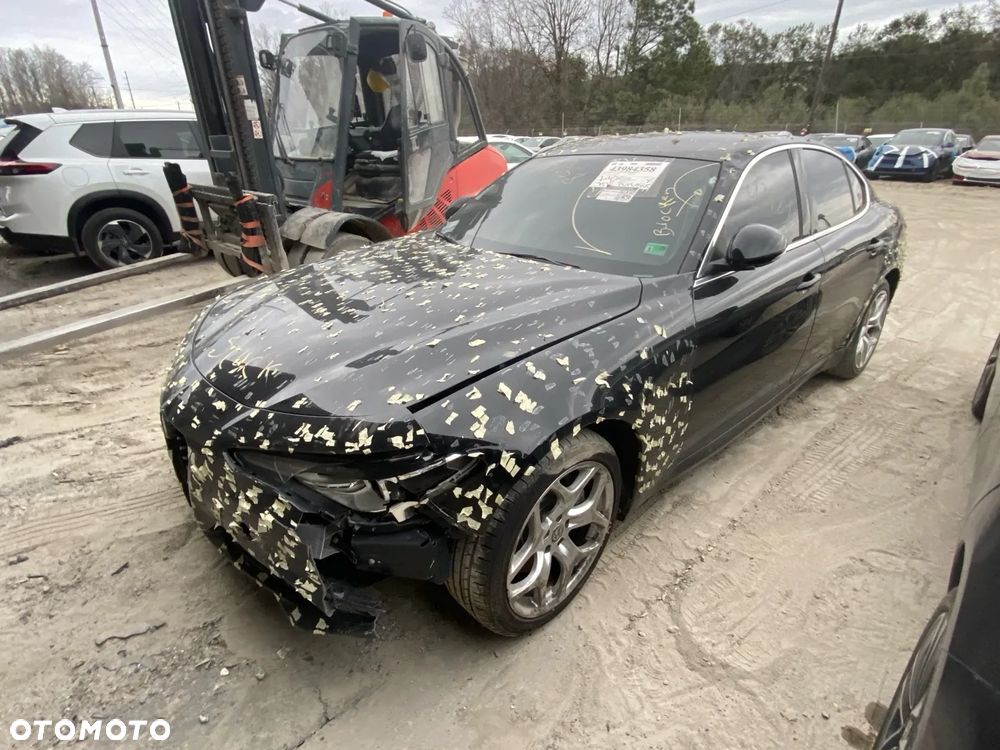 Alfa Romeo Giulia - 2