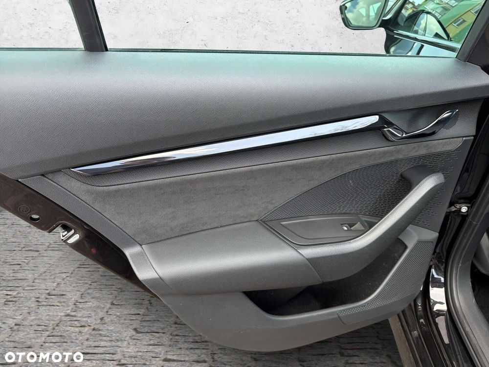 Skoda Octavia 2.0 TDI RS DSG - 35