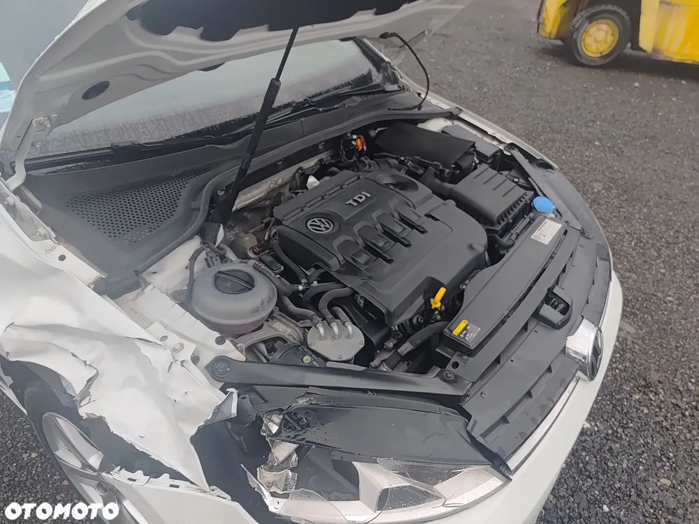 Volkswagen Golf 1.6 TDI Trendline - 21