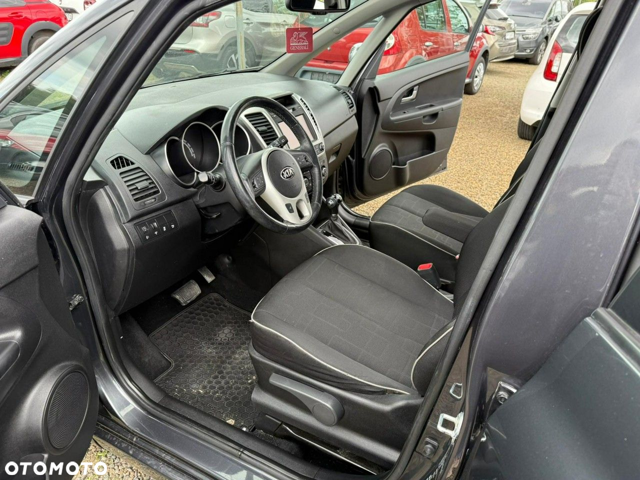Kia Venga - 5