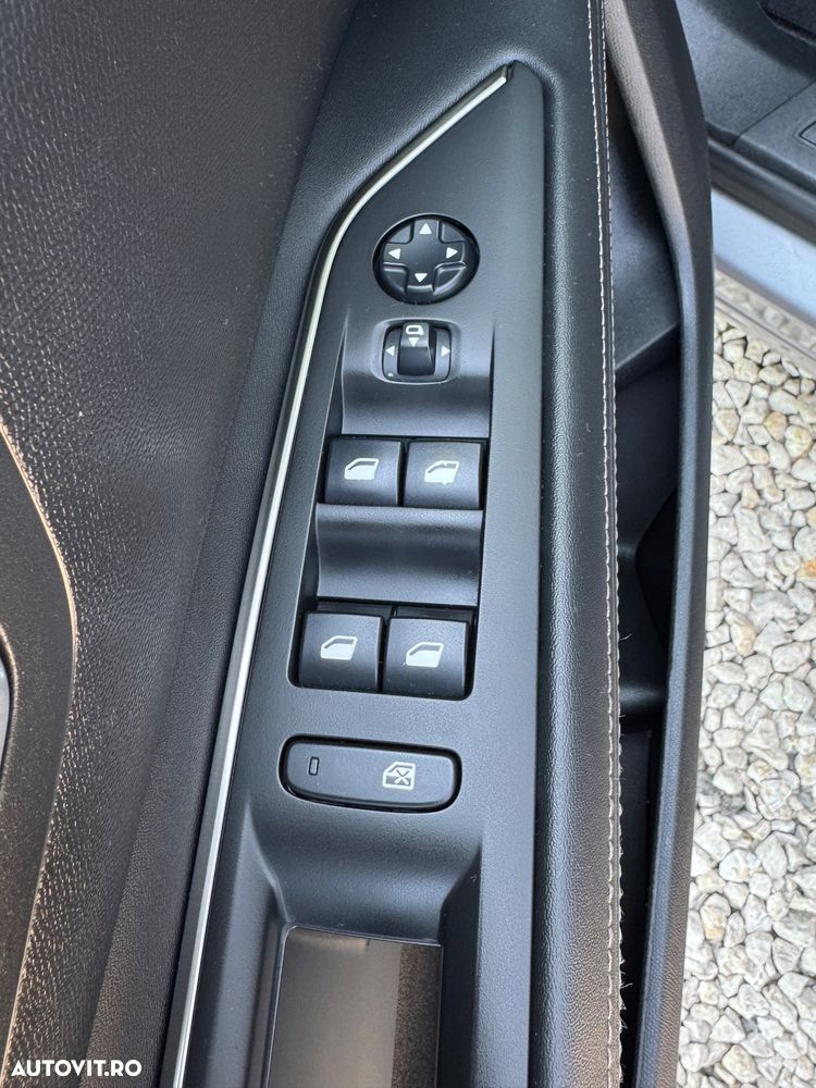 Peugeot 3008 PureTech 130 Stop & Start GPF Allure Pack - 13