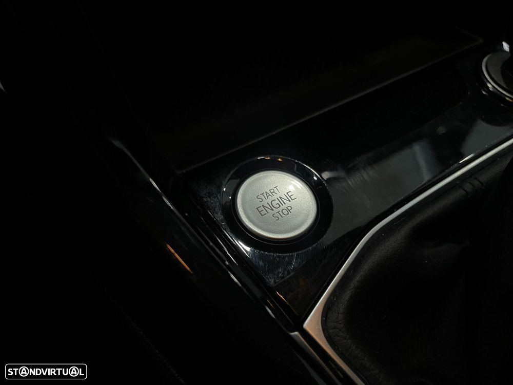 VW T-Cross 1.0 TSI Urban DSG - 21