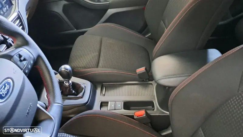 Ford Focus 1.0 EcoBoost MHEV ST-Line - 16