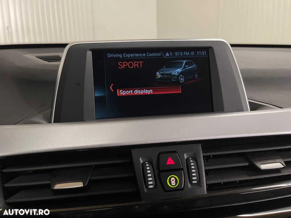 BMW X1 sDrive18i - 18