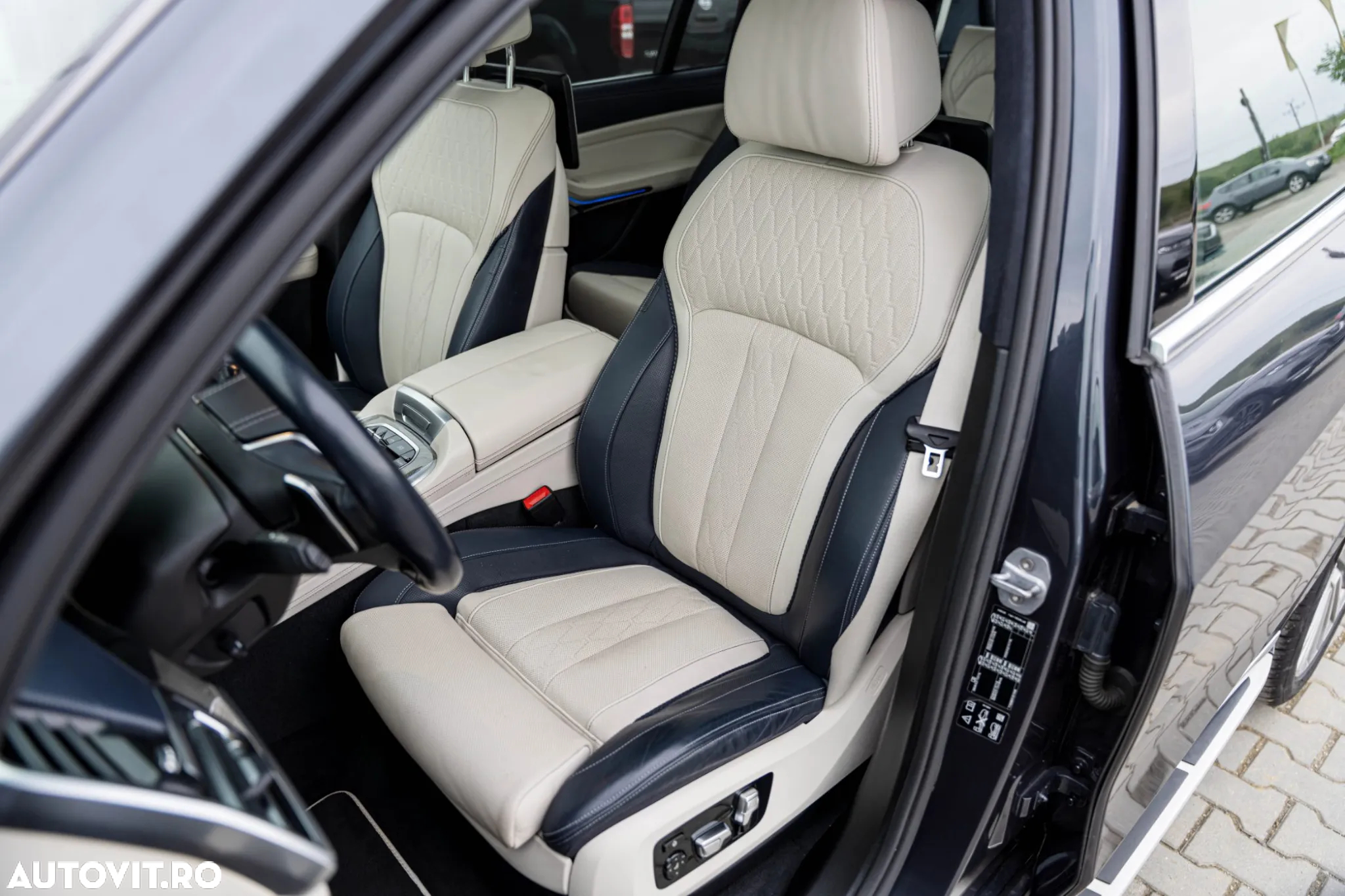 BMW X7 xDrive30d - 14