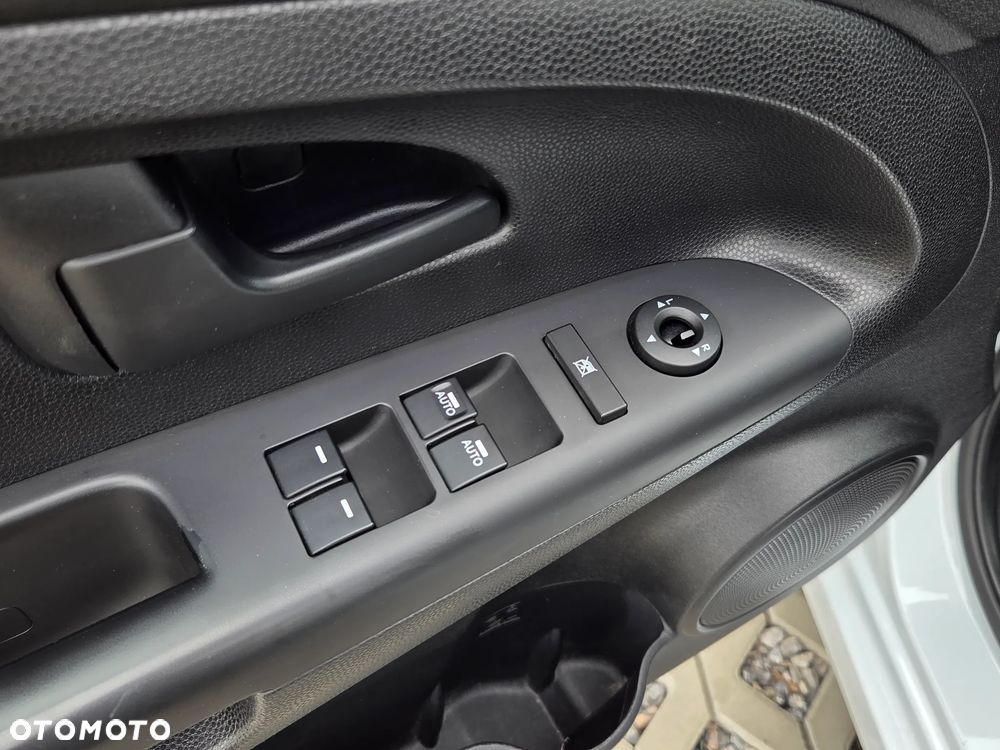 Kia Venga - 13