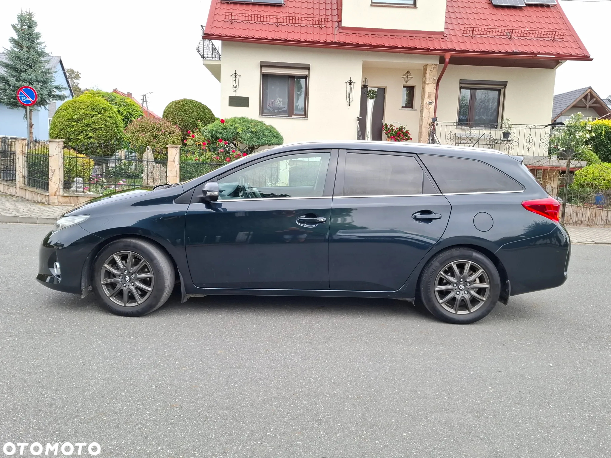 Toyota Auris 2.0 D-4D Touring Sports Life Plus - 3