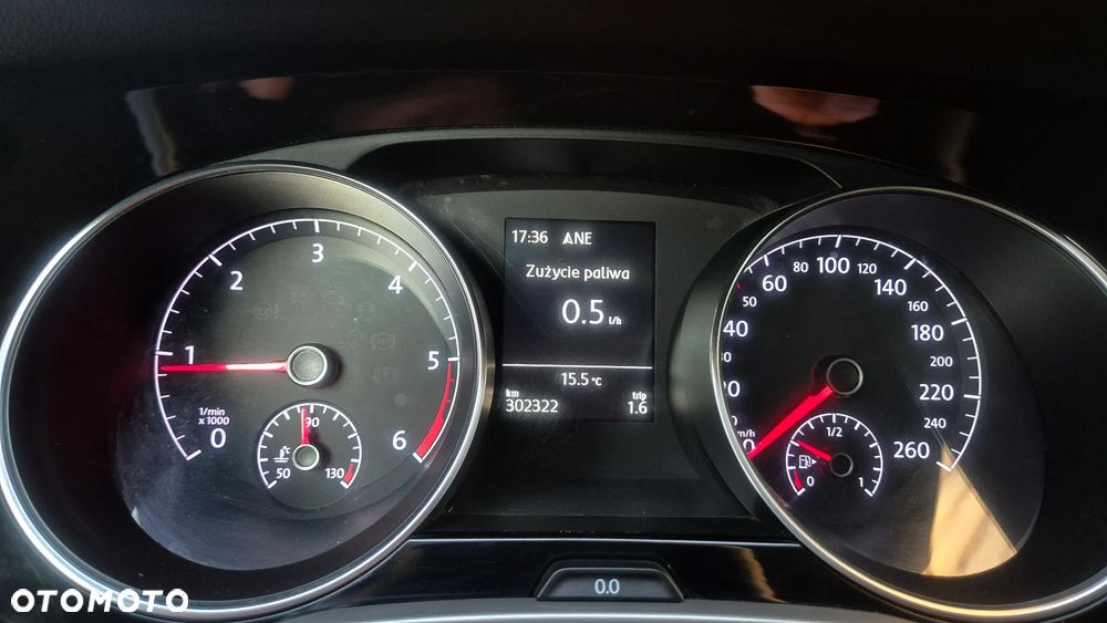 Volkswagen Touran 1.6 TDI SCR BlueMotion Technology Comfortline - 25