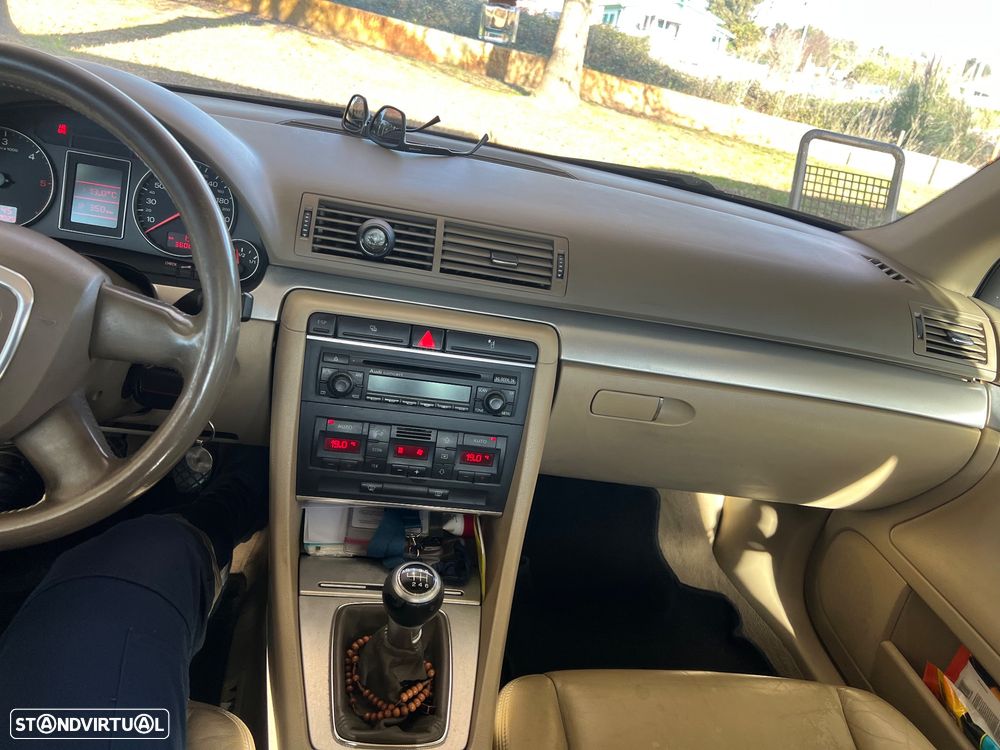 Audi A4 2.0 TDI Advance - 10