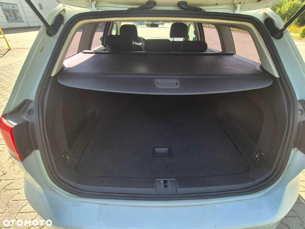 Volkswagen Passat - 19