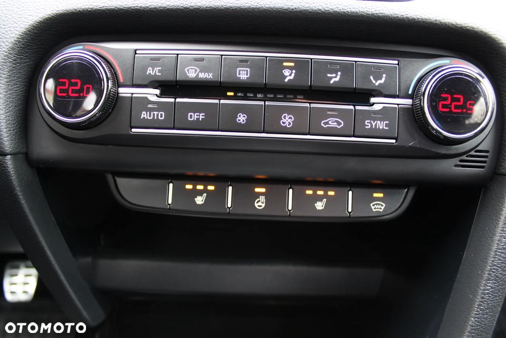 Kia ProCeed 1.5 T-GDI GT Line - 24