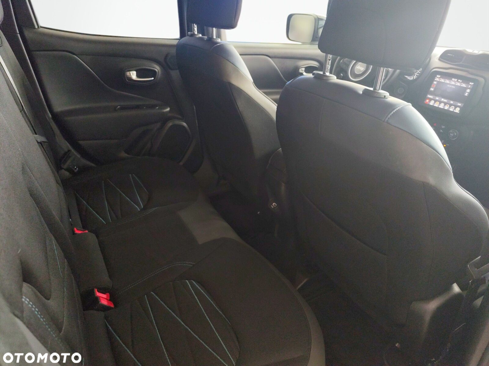 Jeep Renegade 1.5 T4 mHEV Upland FWD S&S DCT - 17