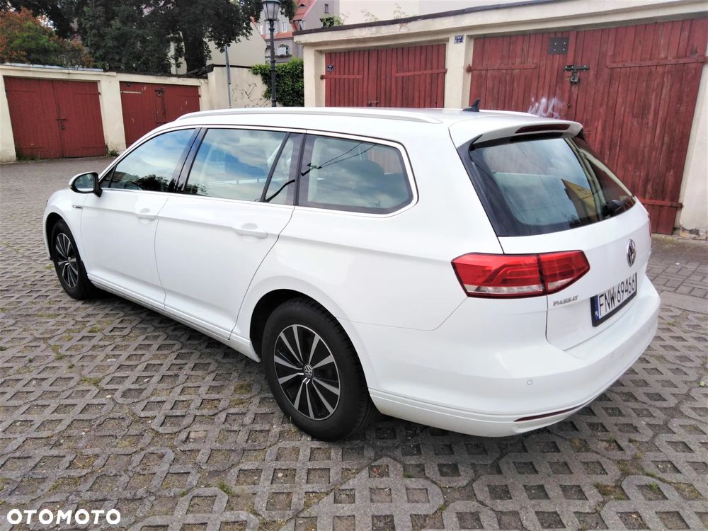 Volkswagen Passat Variant 2.0 TDI (BlueMotion Technology) Comfortline - 4