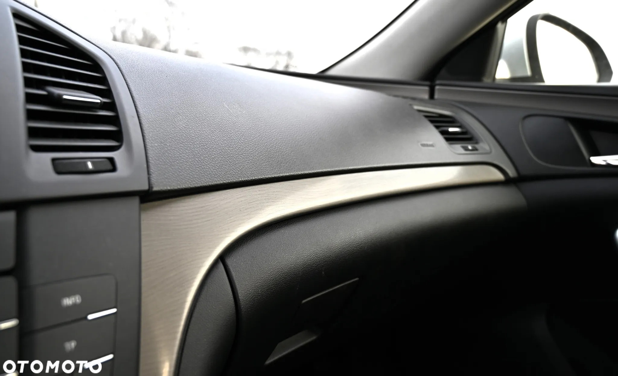 Opel Insignia - 22
