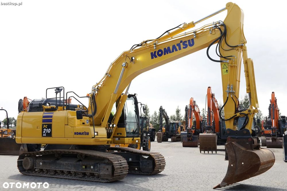 Komatsu PC210LC-11 - 12