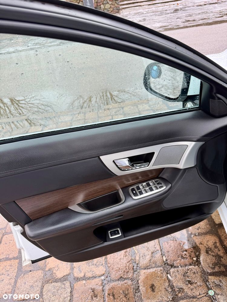 Jaguar XF 5.0 V8 Luxury - 9