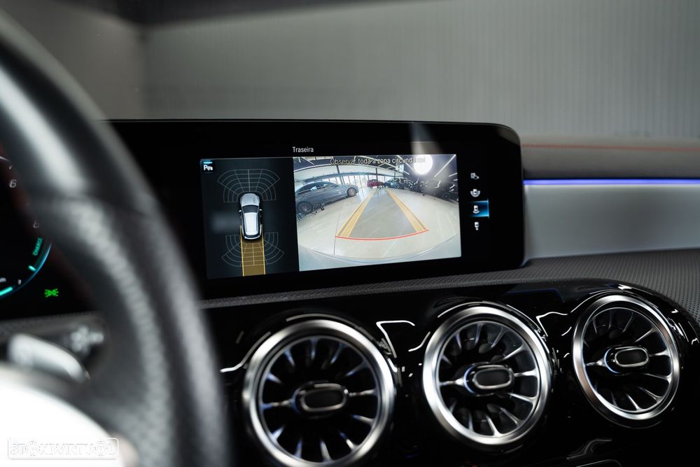 Mercedes-Benz CLA 250 e Shooting Brake AMG Line - 30