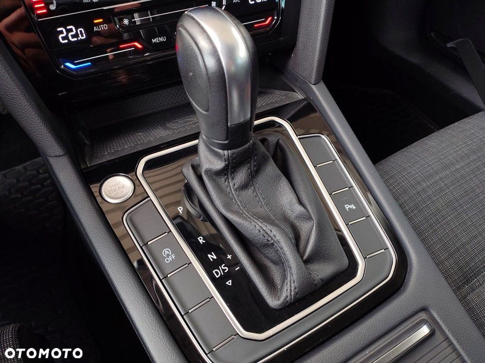 Volkswagen Passat - 30
