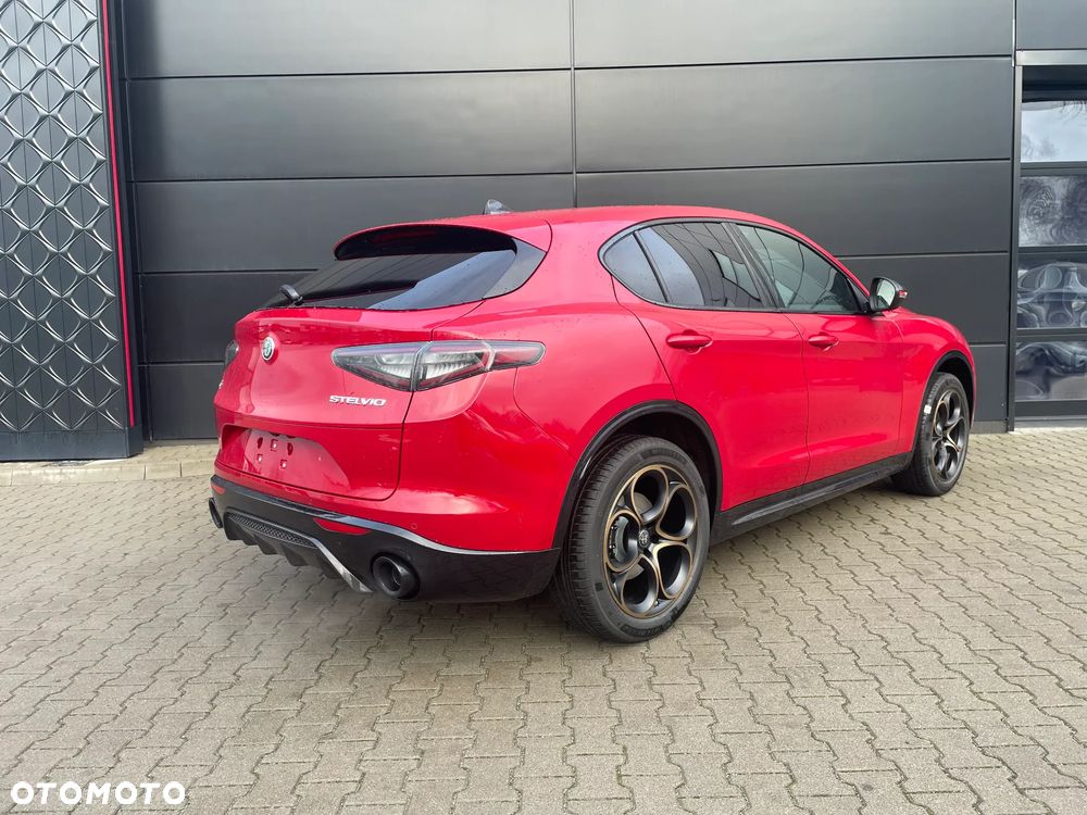 Alfa Romeo Stelvio 2.0 Turbo 16V AT8-Q4 Intensa - 5