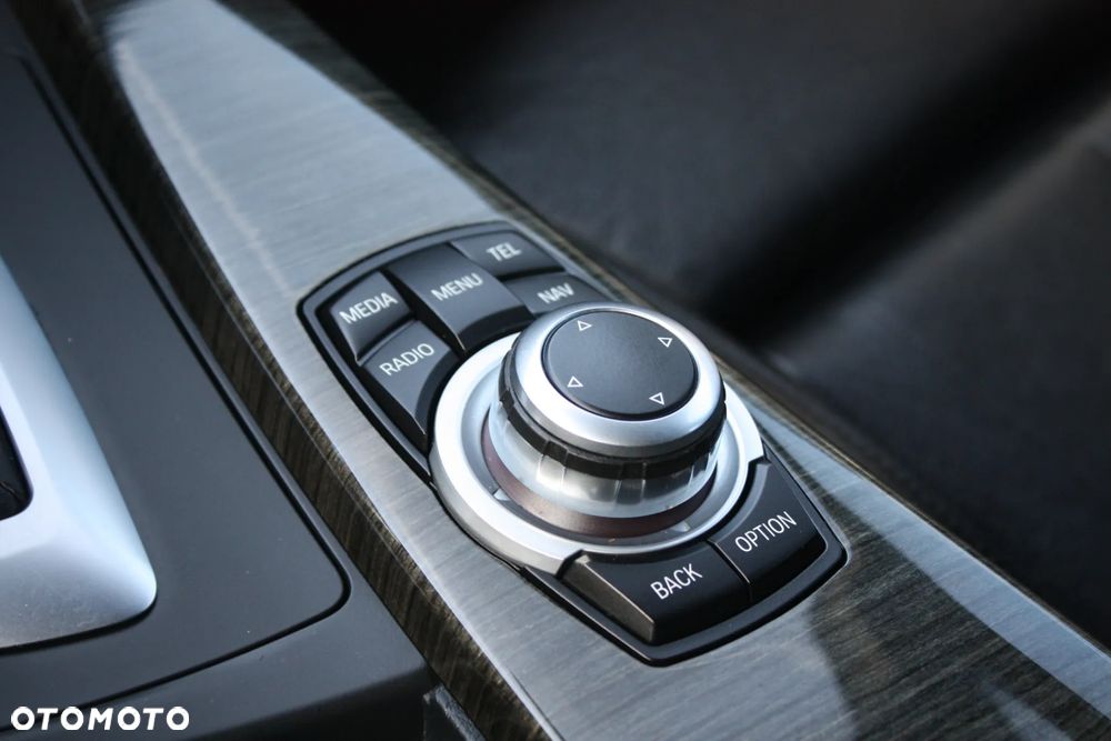 BMW Seria 3 328i Sport-Aut Luxury Line - 28
