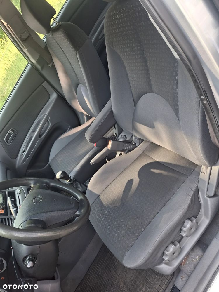 Kia Rio 1.4 Family + - 10