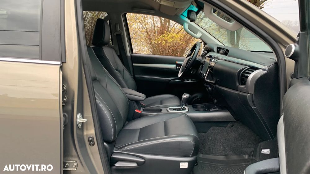 Toyota Hilux 2.8D 204CP 4x4 Double Cab AT Executive Color Edition - 15