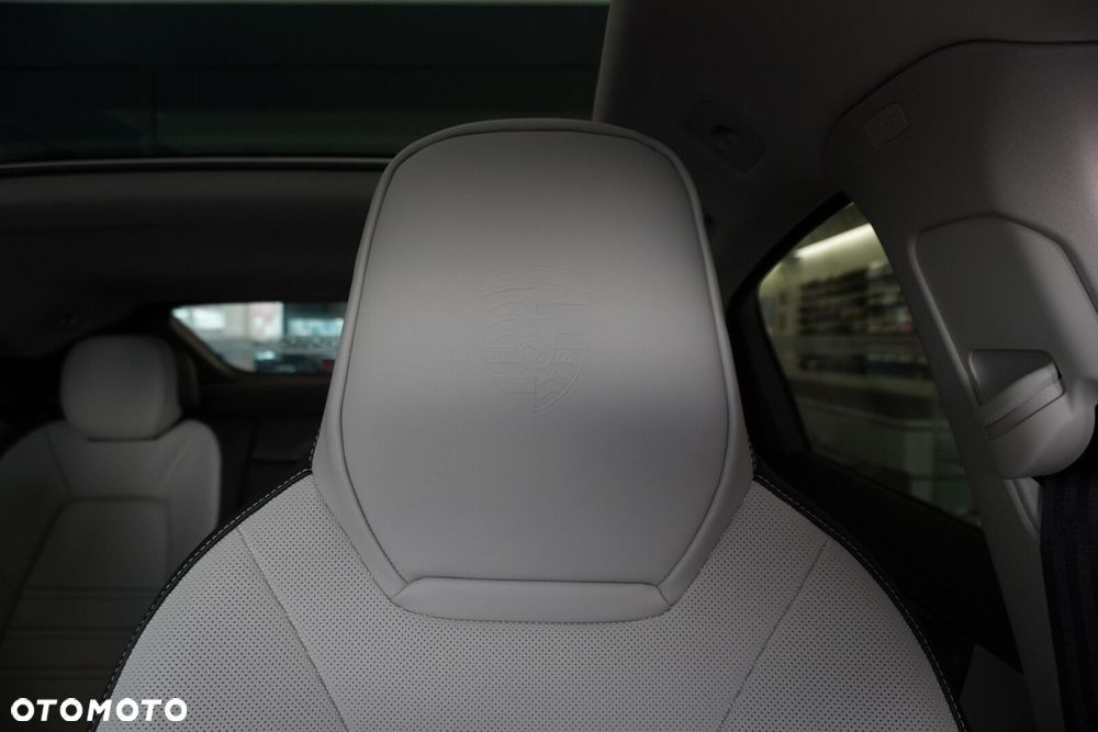 Porsche Cayenne - 26