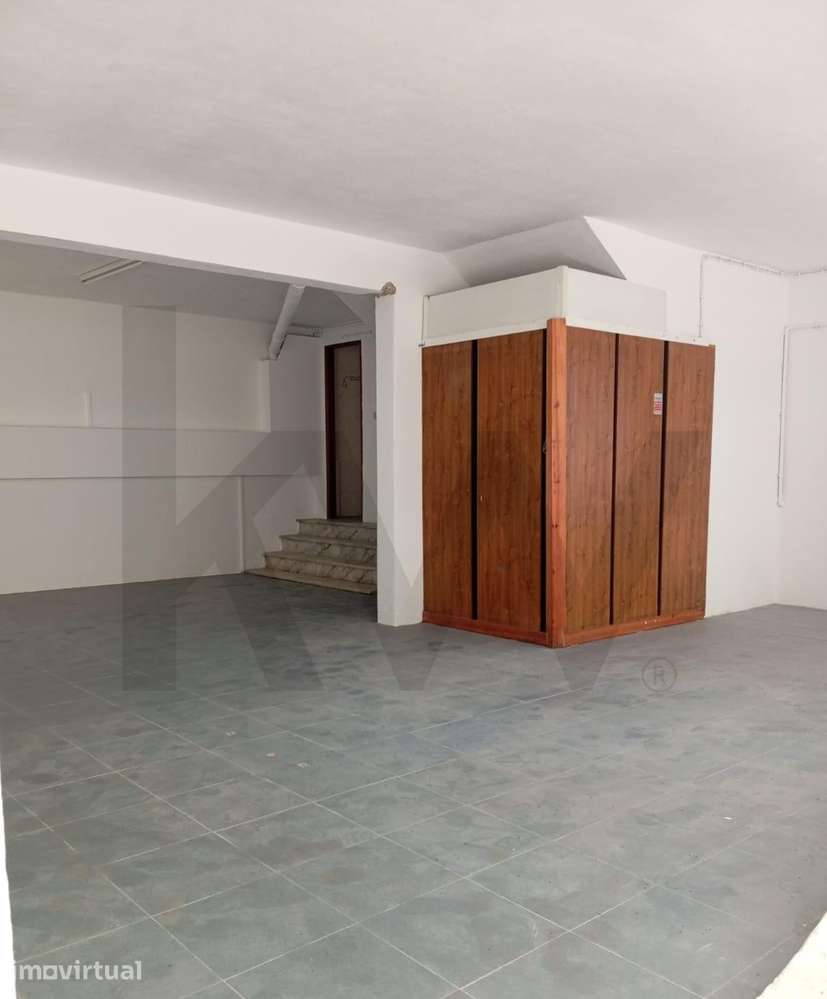 Oportunidade Única em Casal de Cambra: Loja de 269 m2 de Potencial par - Grande imagem: 4/9