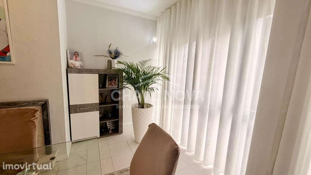 Apartamento T2 com garagem e lavandaria em Canelas - Grande imagem: 2/19