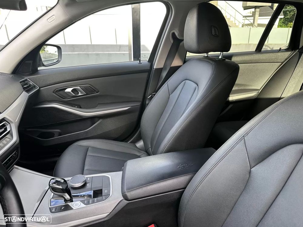 BMW 318 d Aut. Sport Line - 42