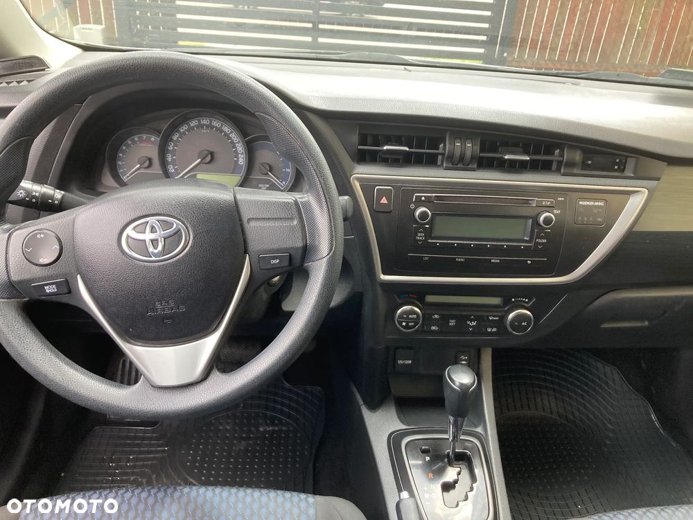 Toyota Auris 1.6 Dynamic MS - 6