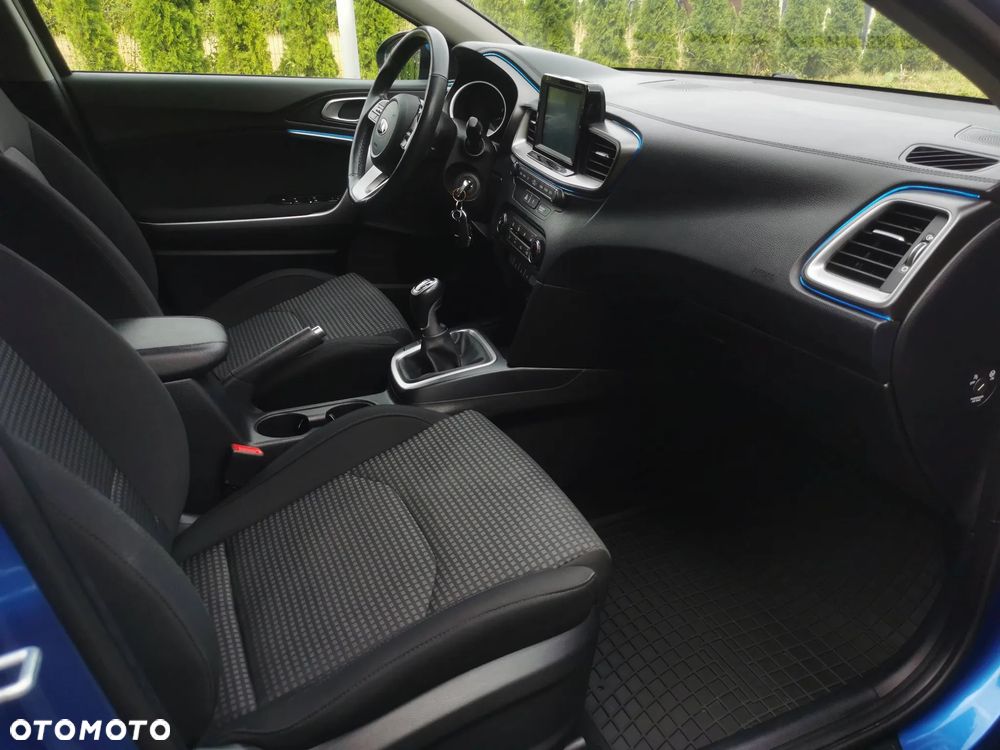Kia Ceed 1.4 L - 13