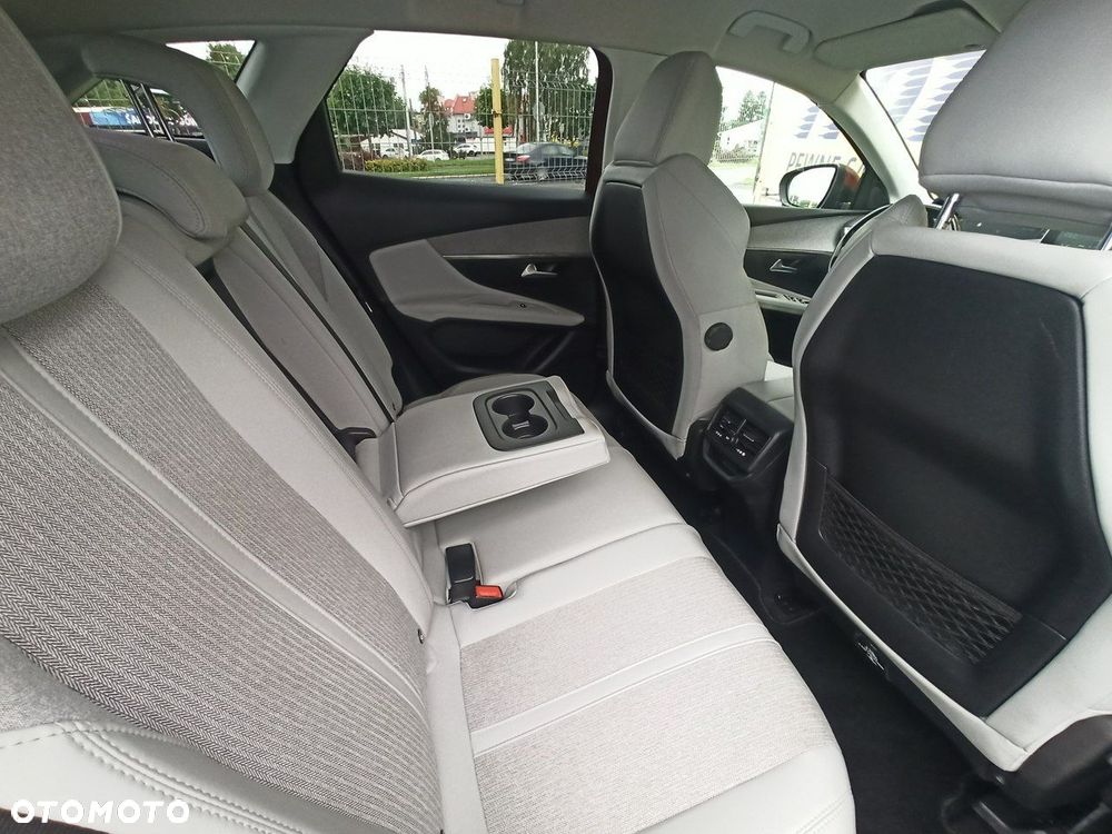 Peugeot 3008 1.2 PureTech GPF Allure S&S EAT8 - 11
