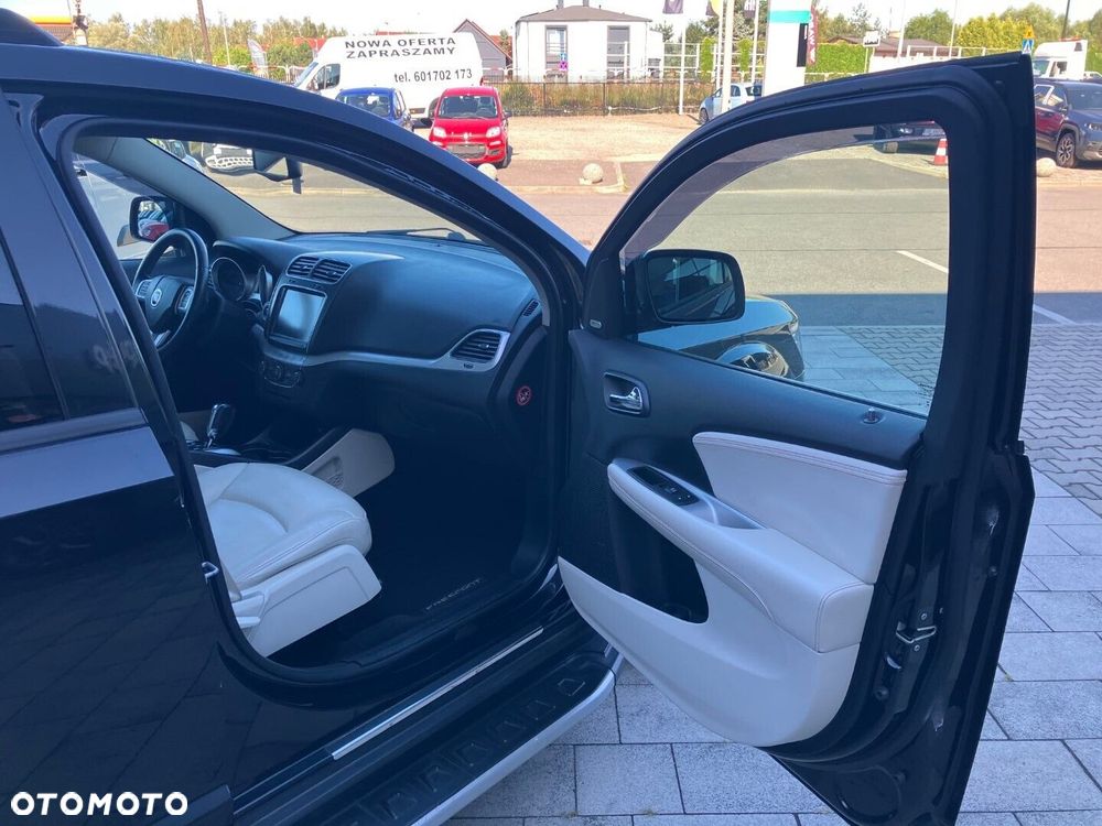 Fiat Freemont 2.0 Multijet Lounge AWD - 24