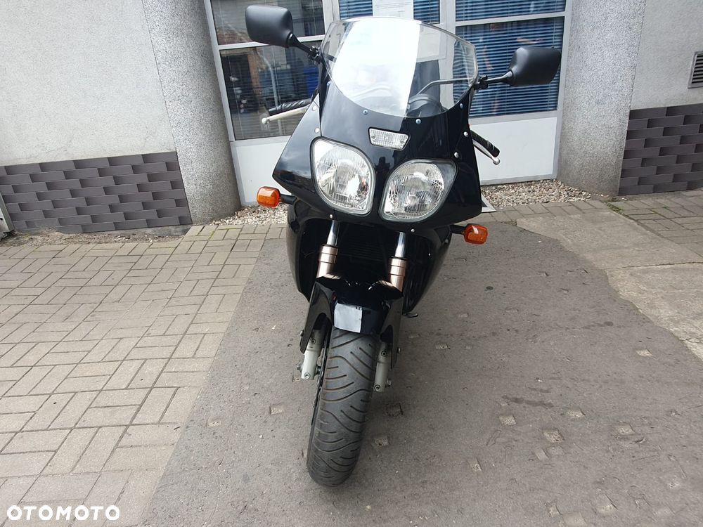 Yamaha FZR - 6