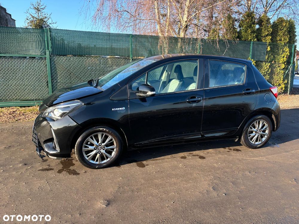 Toyota Yaris Hybrid 100 Dynamic - 5