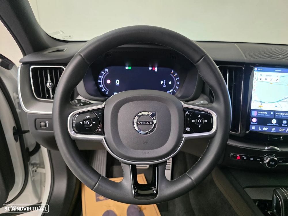 Volvo XC 60 2.0 B5 R-Design AWD - 14