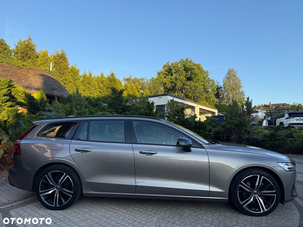Volvo V60 B3 B DKG Momentum Pro - 14