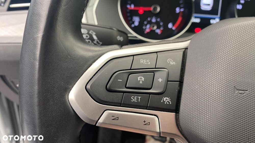 Volkswagen Passat - 22