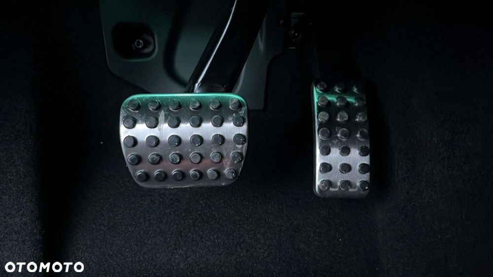 Mercedes-Benz CLA - 16