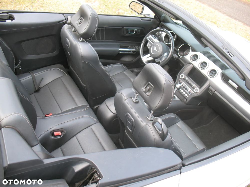 Ford Mustang - 11