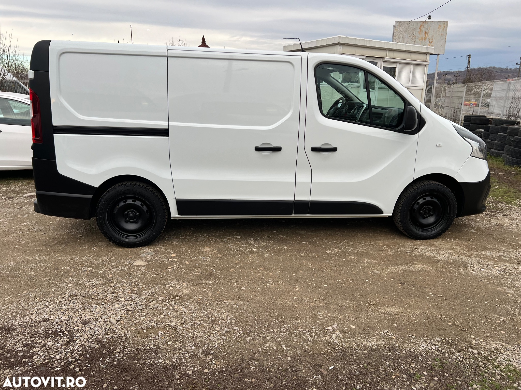 Renault TRAFIC - 4