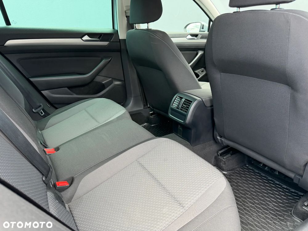 Volkswagen Passat 2.0 TDI EVO Essence - 23