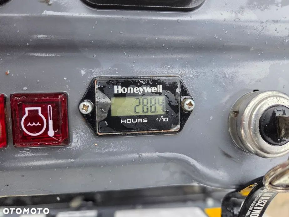 Takeuchi Minikoparka Takeuchi TB210RH Hybryd - Elektryczna - 10