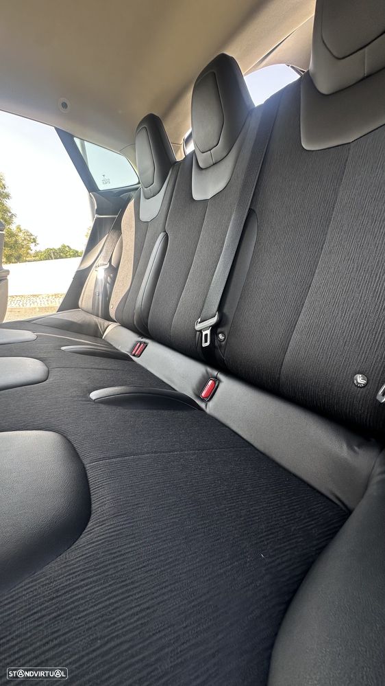 Tesla Model S 85 - 23