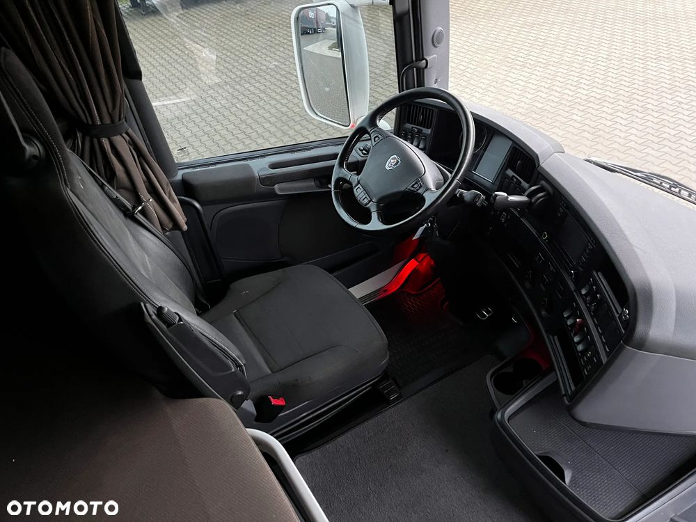 Scania R 580 V8 SPROWADZONA Z FRANCJI SERWISOWANA RETARDER DWA ZBIORNIKI FELGI ALUMINIOWE LODÓWKA - 19
